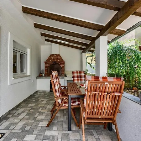 Yula Apartamento Zadar